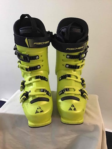 Fischer RC4 70 Jr. Alpine Ski Boots - Unisex 24.5