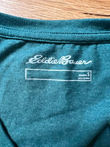  Eddie Bauer Long Sleeved T-Shirt  - Women's Small