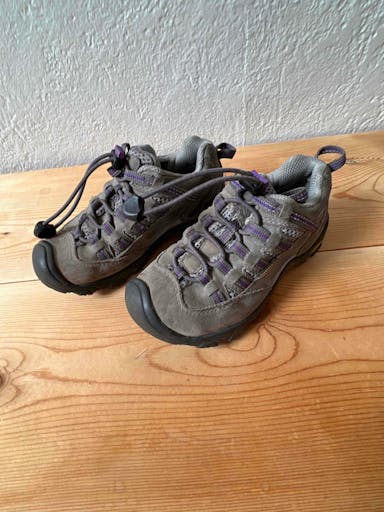  Keen Hiking Shoes - Kids 11