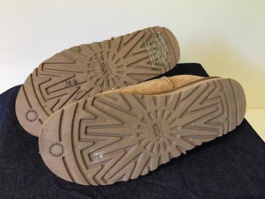  Ugg Camp Slippers - Womens 5