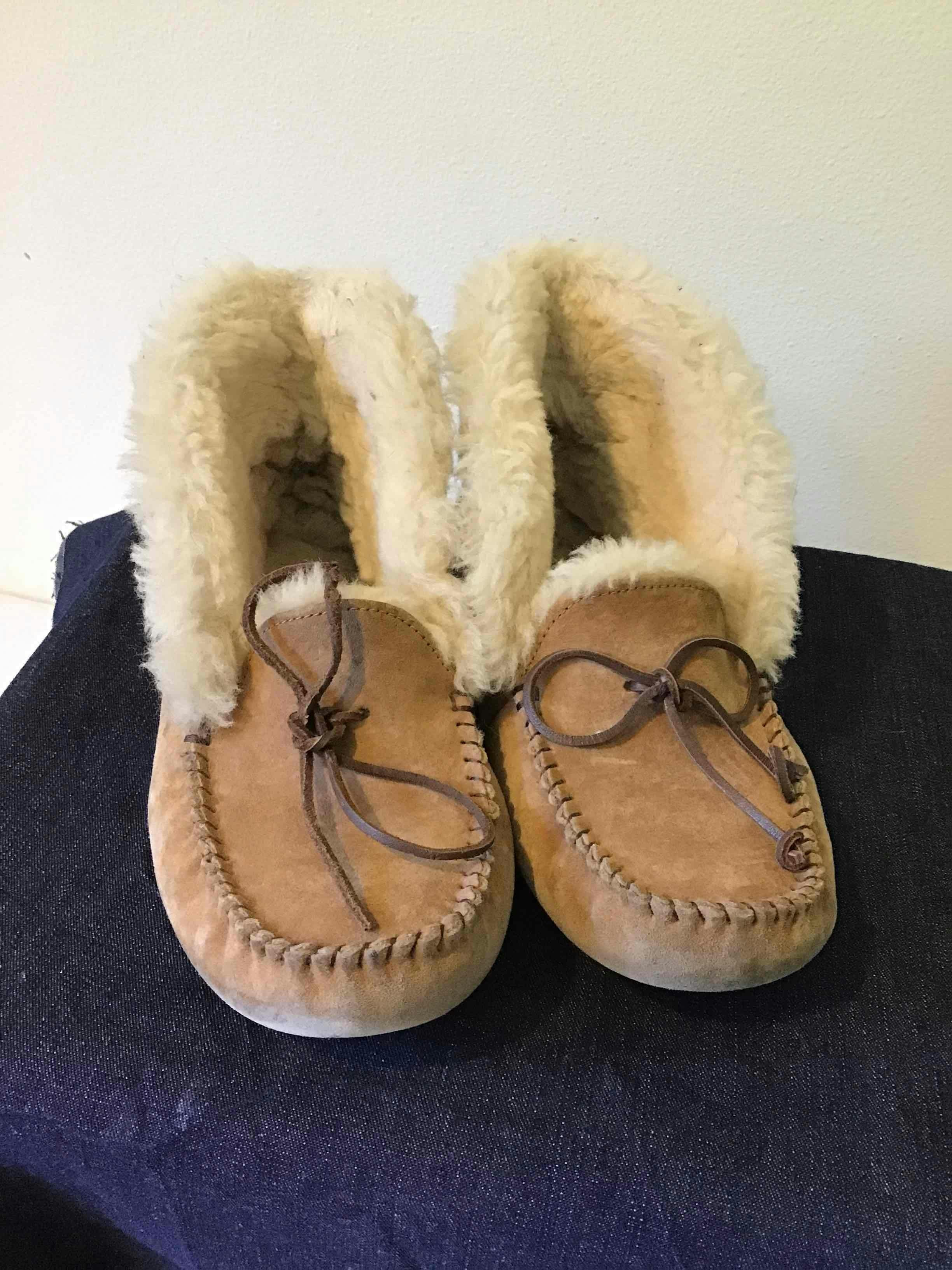  Ugg Camp Slippers - Womens 8.5