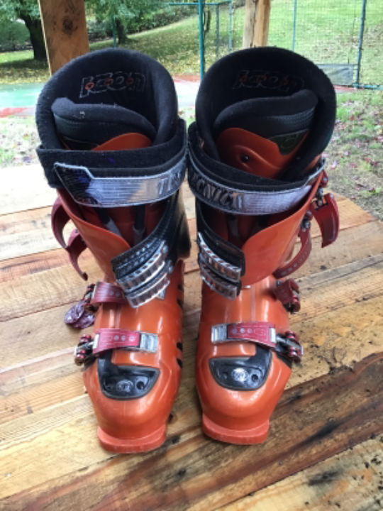 Tecnica Ski Boots - Womens 6-7.5