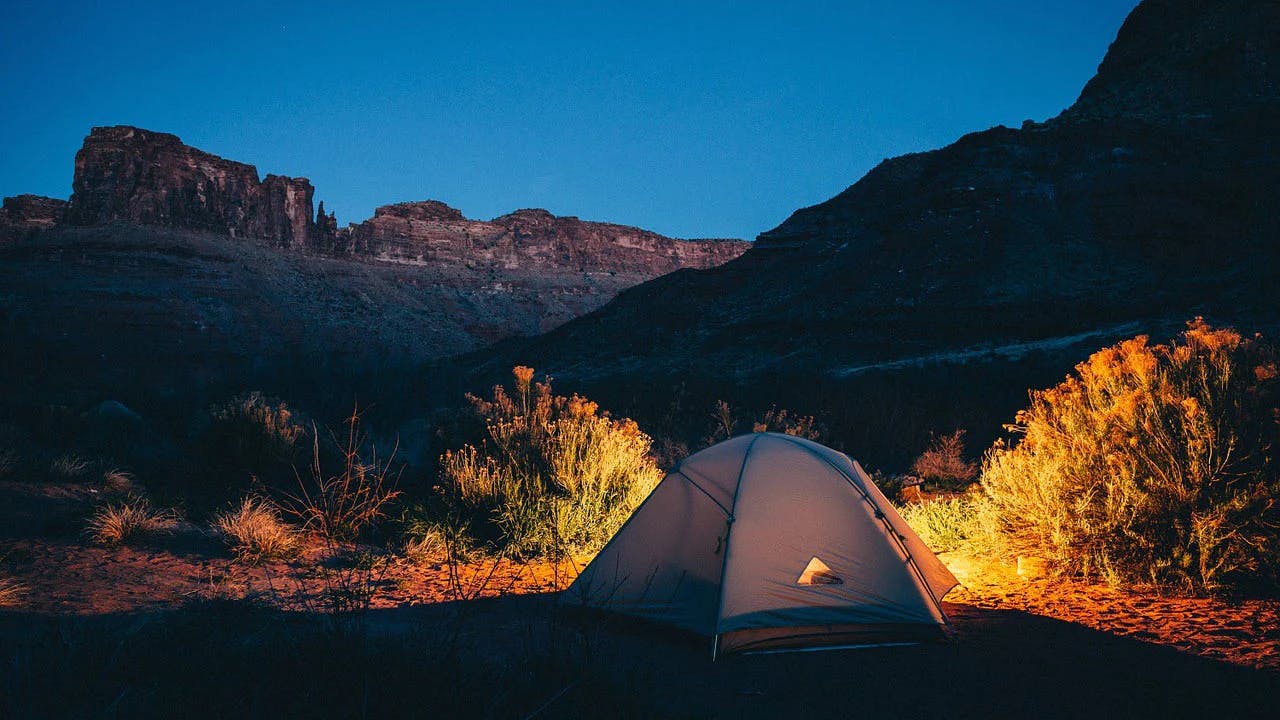 7 Easy Steps to Selling Your Used Camping Gear Fast cover